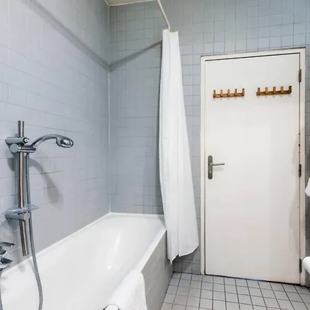 Charming Flat Near The Champs Elysees شقة *